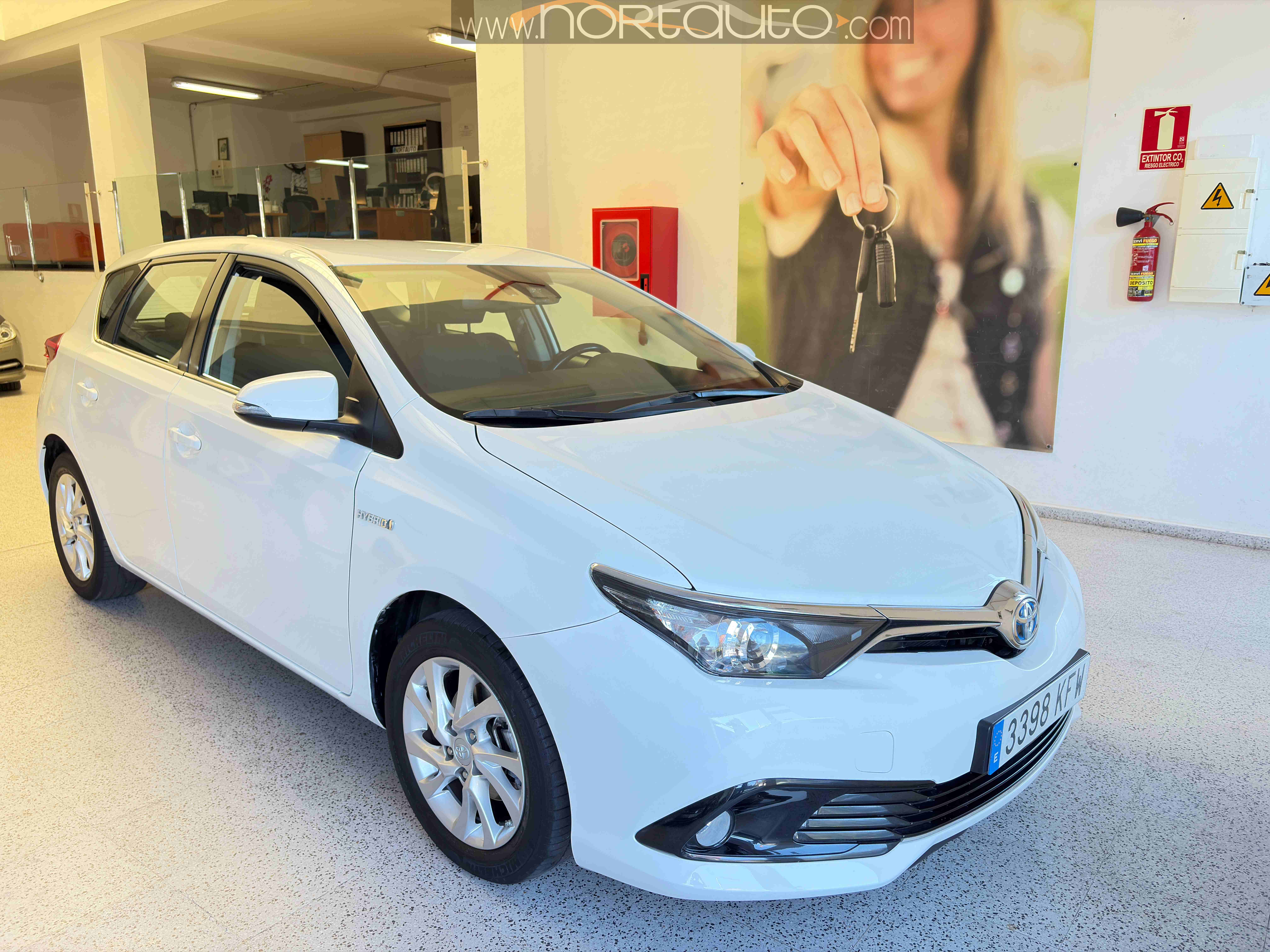 TOYOTA Auris 1.8 140H Hybrid
