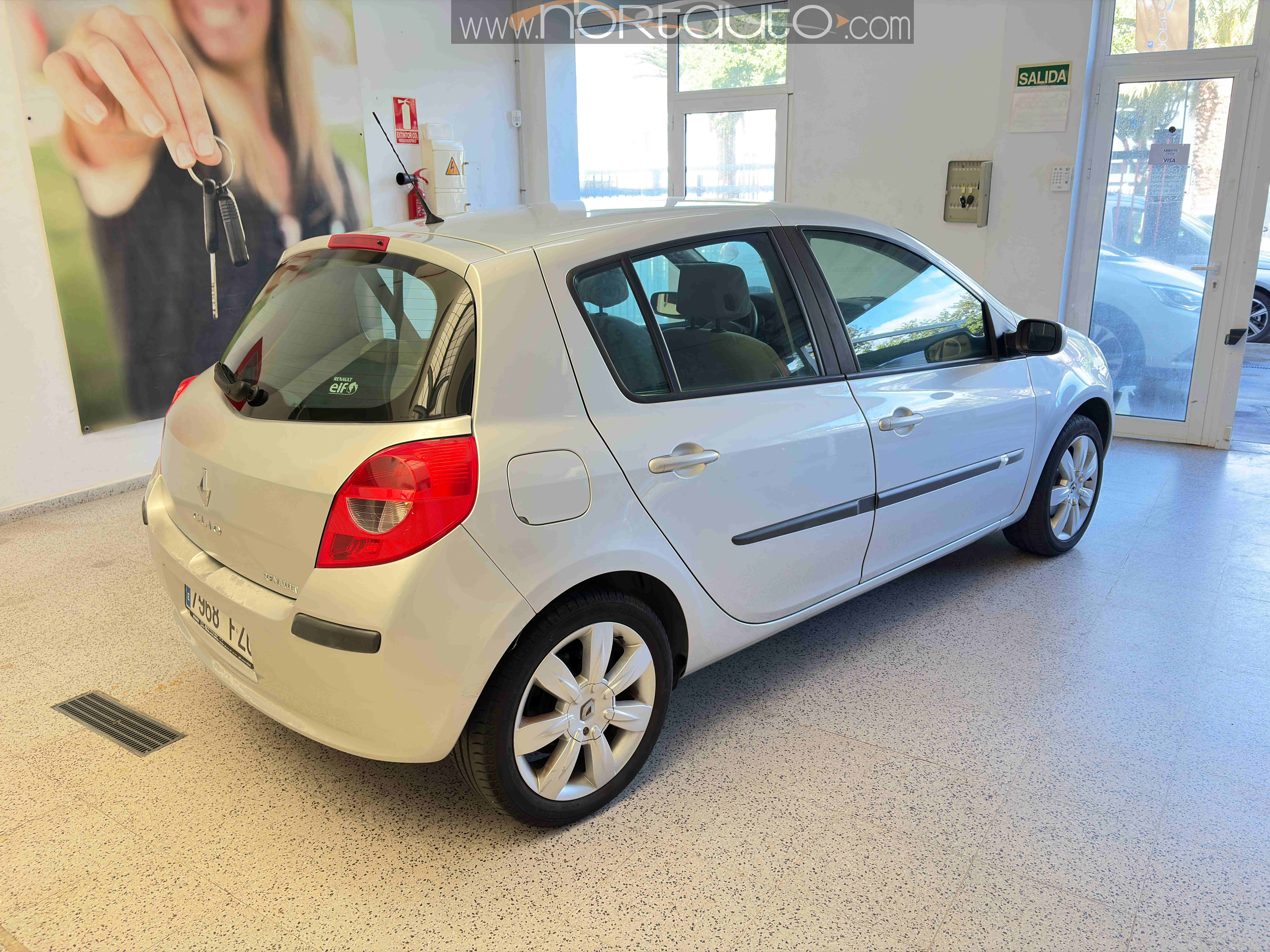 RENAULT Clio Privilege 1.6 16v Auto